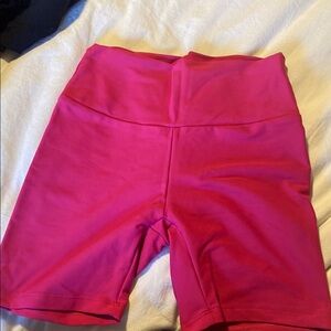 Skatie biker shorts hot pink